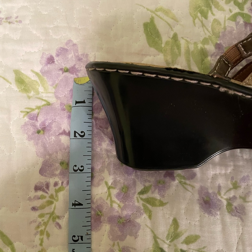 Natural Soul by Naturalizer Wedge Sandals. Size 8M. Like new condition. - Picture 6 of 7